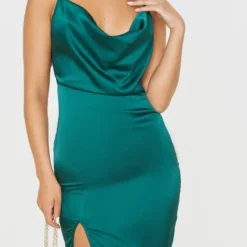 Robe Mi-longue Satinée Vert émeraude à Col Bénitier -Jupe Lumine Soldes Boutique 00916bb71d796ea8c17430bdb8cf85798f10f124 CLW6438 5