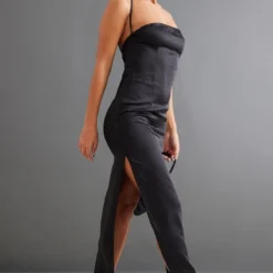 Robe Fendue Longue Satinée Noire à Dos Nu -Jupe Lumine Soldes Boutique 03f7b18de3612f8e45e88f5a0247b2472a718f1a cnc8360 3