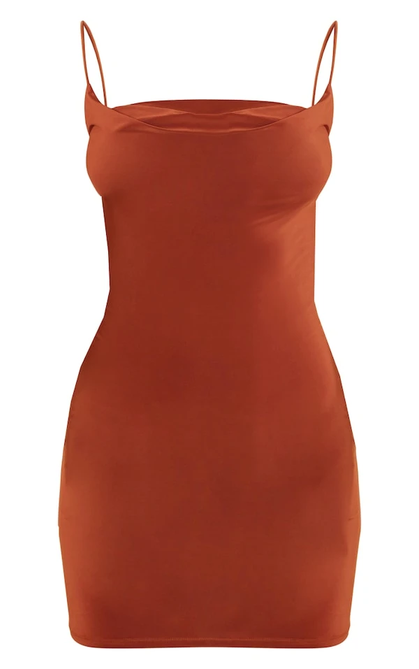 Robe Moulante Droite Rouille à Bretelles Spaghetti Et Col Bénitier 5 Robe Moulante Droite Rouille à Bretelles Spaghetti Et Col Bénitier – Image 5