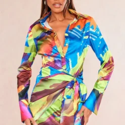 Robe Chemise Satinée Imprimé Abstrait Multicolore à Détail Noué