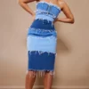 Robe Mi-longue Effet Déchiré En Jean Bleu Moyennement Délavé à Ceinture Et Parties Contrastantes