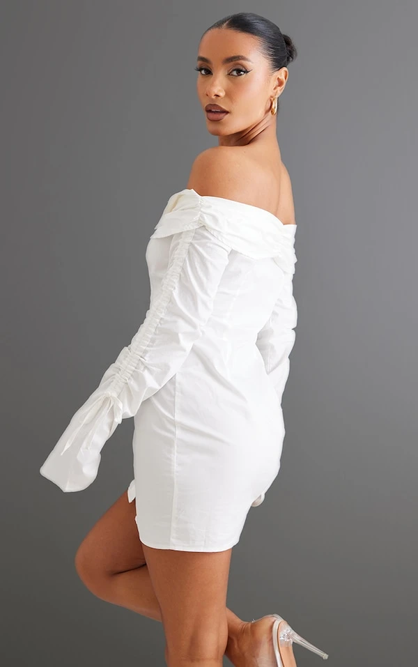 Robe Moulante Boutonnée Blanche En Maille Tissée Froncée à Col Bardot 2 Robe Moulante Boutonnée Blanche En Maille Tissée Froncée à Col Bardot – Image 2