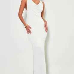 Robe Longue Moulante Crème à Col Bénitier Avec Noeud Et Dos Ouvert