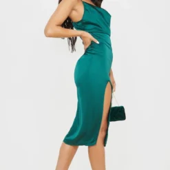 Robe Mi-longue Satinée Vert émeraude à Col Bénitier -Jupe Lumine Soldes Boutique 0afbcaa5d5479aead12c9ebf8d44c745f2f7bbf4 CLW6438 4