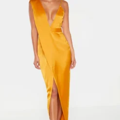 Robe Longue Moutarde Asymétrique à Détails Drapés