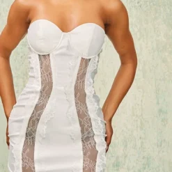 Robe-corset Longue Blanche à Parties En Dentelle Et Armatures -Jupe Lumine Soldes Boutique 0df5f7efb02bc3ba48f1f0cf4041dfd1dc8aa79c cne2970 4
