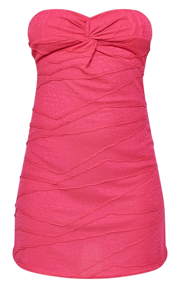 Robe Droite Bustier Texturée Rose Vif Torsadée 5 Robe Droite Bustier Texturée Rose Vif Torsadée – Image 5