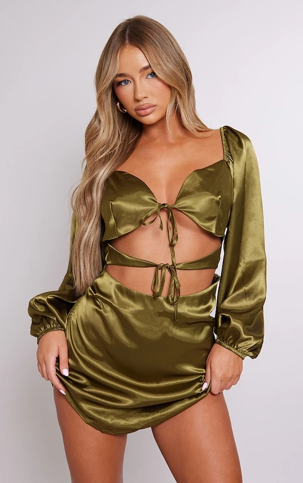 Robe Droite Satinée Verte Olive Découpée à Nouer 5 Robe Droite Satinée Verte Olive Découpée à Nouer – Image 5