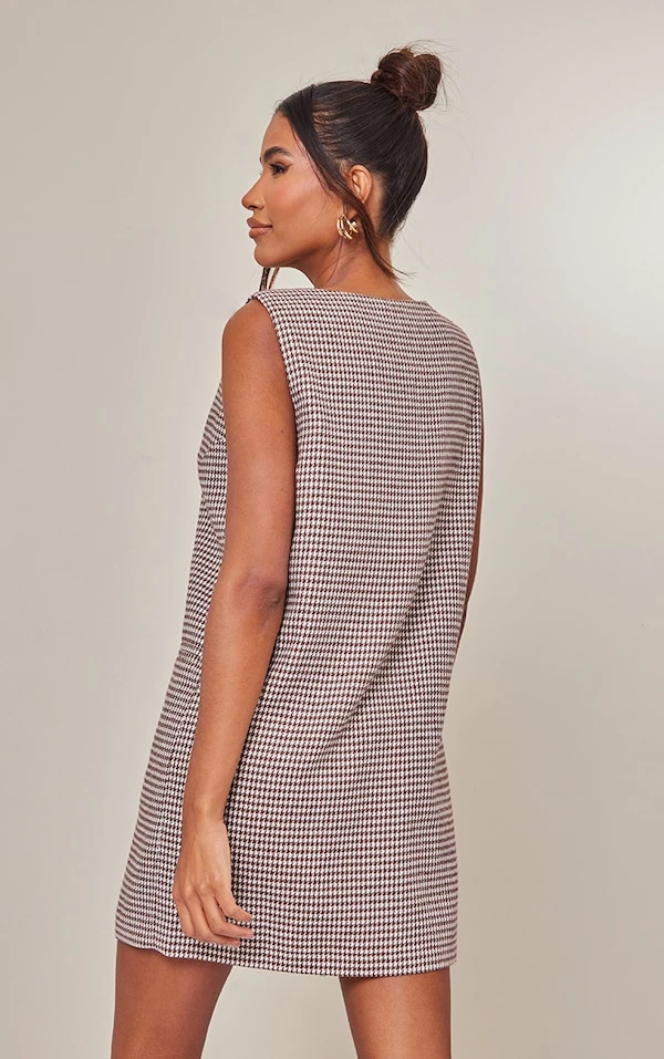 Robe Blazer Style Gilet Oversize Chocolat En Maille Sergée à Carreaux 2 Robe Blazer Style Gilet Oversize Chocolat En Maille Sergée à Carreaux – Image 2