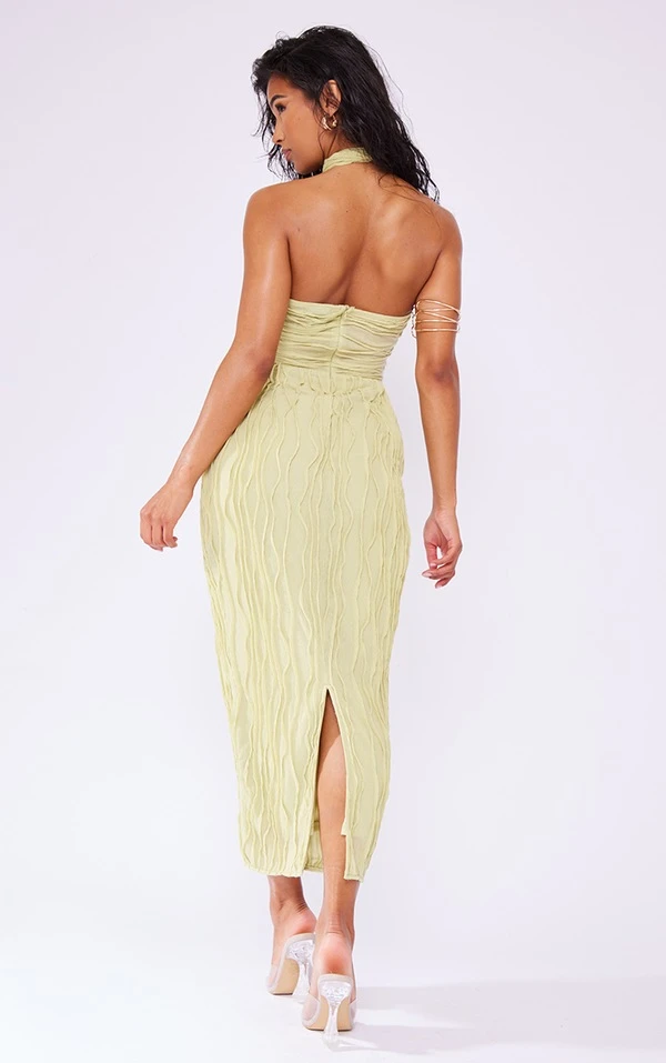 Robe Mi-longue En Jersey Texturé Vert Sauge à Bretelles Croisées Au Cou 2 Robe Mi-longue En Jersey Texturé Vert Sauge à Bretelles Croisées Au Cou – Image 2