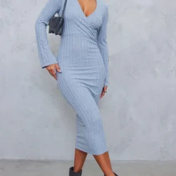 Robe Cache-coeur Mi-longue Côtelée Grise à Manches évasées