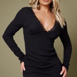 Robe Droite Côtelée Noire à Dentelle Et Ourlet Fendu