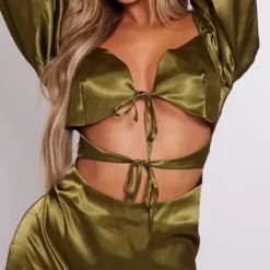 Robe Droite Satinée Verte Olive Découpée à Nouer 7 Robe Droite Satinée Verte Olive Découpée à Nouer -Jupe Lumine Soldes Boutique 1b21a1b6550d25bedc58d2ea1450a7571db334c6 cnd1227 4