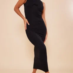 Robe Longue Noire En Maille Douce à Armatures