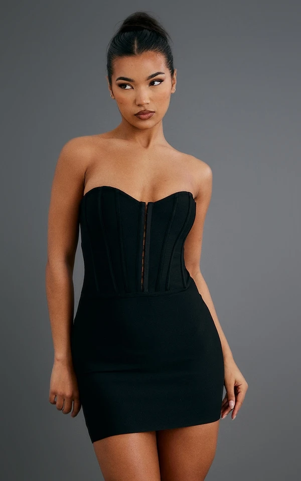 Robe Bustier Noire En Bandage à Agrafes Et Oeillets 1 Robe Bustier Noire En Bandage à Agrafes Et Oeillets