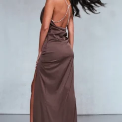 Robe Longue Chocolat Satinée à Bretelles Strassées Croisées Dans Le Dos Et Col Bénitier -Jupe Lumine Soldes Boutique 1c8807dbbbf0f0d3db3262bba6a271ca9f99885b cnb7994 1