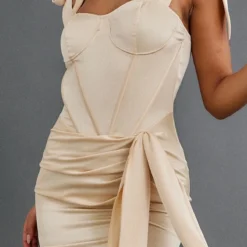 Robe Moulante Texturée Champagne Satinée à Détail Corset Et Jupe Drapée 8 Robe Moulante Texturée Champagne Satinée à Détail Corset Et Jupe Drapée -Jupe Lumine Soldes Boutique 1df519ead47c8386efd71e7abfd285d87bb9bb20 cnc3051 4