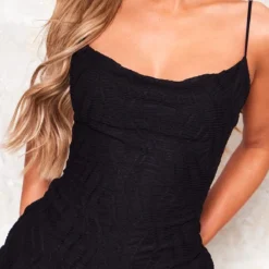 Robe Droite Texturée Noire à Col Bénitier Et Bretelles 8 Robe Droite Texturée Noire à Col Bénitier Et Bretelles -Jupe Lumine Soldes Boutique 1e266304d6406c266ac39cf713c8f1a28f7a3b07 cne7705 4