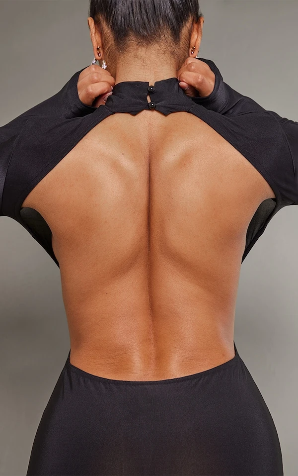 Robe Longue Moulante Noire à Col Montant Et Dos Ouvert 4 Robe Longue Moulante Noire à Col Montant Et Dos Ouvert – Image 4