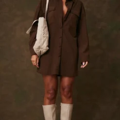 Robe Chemise Oversize En Velours Côtelé Chocolat à Poches