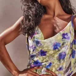 Robe Longue En Mesh Floqué Violet Imprimé Fleuri à Col Bénitier 8 Robe Longue En Mesh Floqué Violet Imprimé Fleuri à Col Bénitier -Jupe Lumine Soldes Boutique 2a02ceef13f4c9c9b5fef97d508a1d482a1d75da cnd7594 4