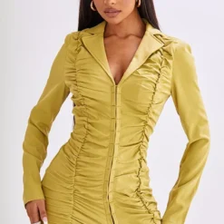 Robe Moulante Froncée Kaki à Agrafes Et Détail Revers