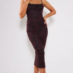 Robe Mi-longue En Mesh Bordeaux Fleuri à Bretelles Et Bordure Dentelle