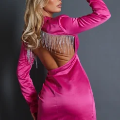 Robe Blazer Satinée Rose Vif à Dos Découpé Et Franges Strassées