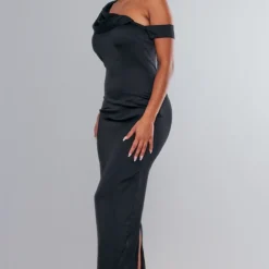 Robe Longue Asymétrique Satinée Noire à Col Bardot -Jupe Lumine Soldes Boutique 2d959656c23d8180ef5d6ffda87a1b3e2ca133e0 cnc9989 3
