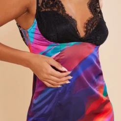 Robe Moulante Satinée Imprimée Multicolore à Bonnets Contrastants En Dentelle 8 Robe Moulante Satinée Imprimée Multicolore à Bonnets Contrastants En Dentelle -Jupe Lumine Soldes Boutique 2fef828f717963995b6227b4444dc753b43e0185 cnd5879 4