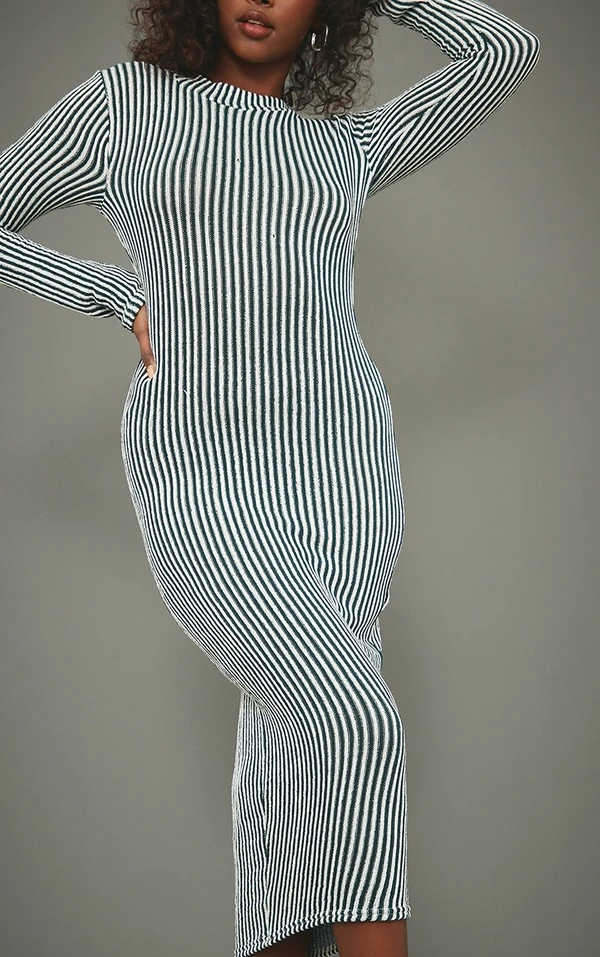 Robe Mi-longue Côtelée Bicolore Kaki à Col Montant 4 Robe Mi-longue Côtelée Bicolore Kaki à Col Montant – Image 4