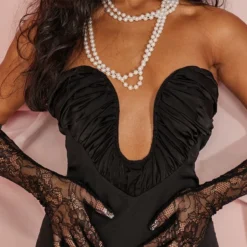 Robe Mi-longue Satinée Noire à Barre En V Plongeante Et Buste Plissé 8 Robe Mi-longue Satinée Noire à Barre En V Plongeante Et Buste Plissé -Jupe Lumine Soldes Boutique 34462cbf0cee42bf0c34b080997e6a3a75e12853 cnc7788 4