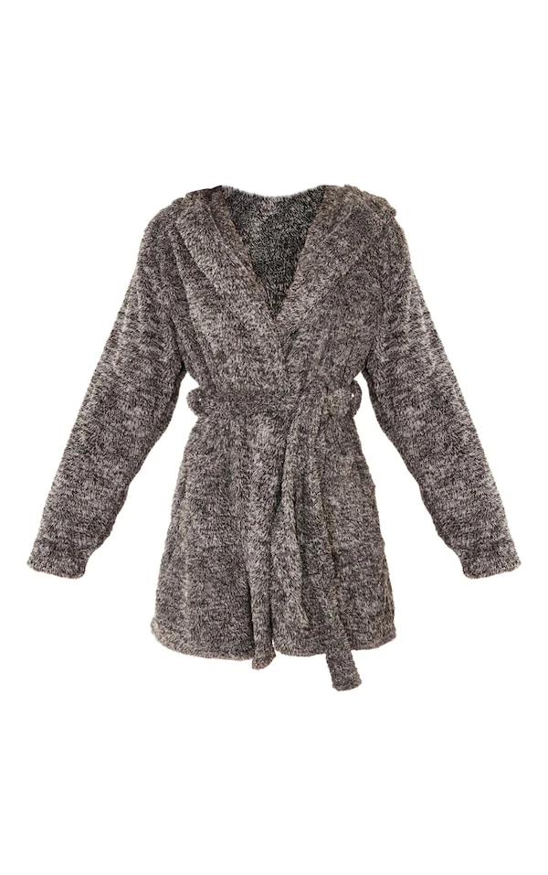 PRETTYLITTLETHING Robe De Chambre Gris Anthracite Duveteuse à Capuche 5 PRETTYLITTLETHING Robe De Chambre Gris Anthracite Duveteuse à Capuche – Image 5