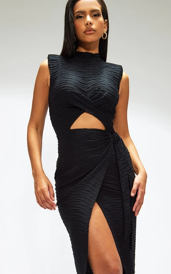 Robe Mi-longue Portefeuille Texturée Noire à Col Montant Et Taille Croisée 4 Robe Mi-longue Portefeuille Texturée Noire à Col Montant Et Taille Croisée – Image 4