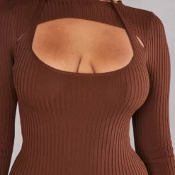 Robe En Maille Côtelée Chocolat Dos Nu à Manches Longues -Jupe Lumine Soldes Boutique 39042fd988723dd3248da38861a7b21264c8aad9 cnb6391 4