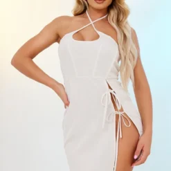 Robe Corset Moulante En Effet Lin Crème à Dos Nu Et Liens Noués