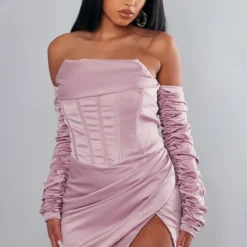 Label PLT Robe Satinée Rose à Corset Et Manches Froncées