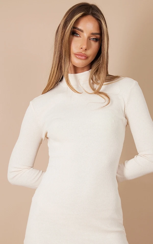 Robe Mi-longue Côtelée Crème à Col Haut Et Manches Longues 4 Robe Mi-longue Côtelée Crème à Col Haut Et Manches Longues – Image 4