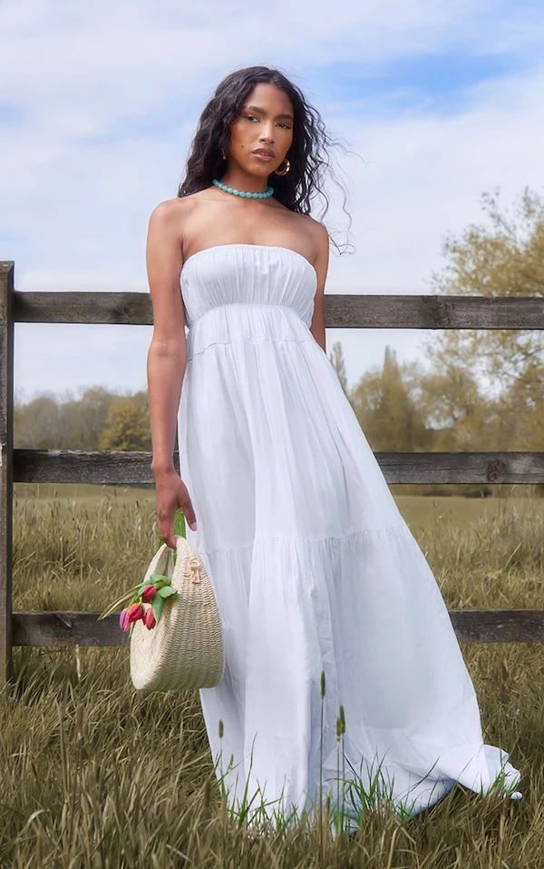 Robe Bustier Longue Blanche Fluide Découpée Dans Le Dos 1 Robe Bustier Longue Blanche Fluide Découpée Dans Le Dos