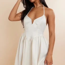 Robe Patineuse Satinée Décolletée Champagne à Dos Nu 7 Robe Patineuse Satinée Décolletée Champagne à Dos Nu -Jupe Lumine Soldes Boutique 42c516169b6822e358de4504870f8b7a94fc6287 cnd7590 1