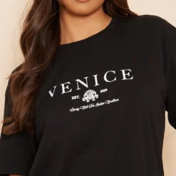 Robe T-shirt Oversize Noire à Slogan Venice 8 Robe T-shirt Oversize Noire à Slogan Venice -Jupe Lumine Soldes Boutique 44299b500f67e13548c50ee9e8a2c136406317fc cnd8842 4