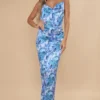 Robe Longue Satinée Bleue Imprimé Fleuri à Col Bénitier