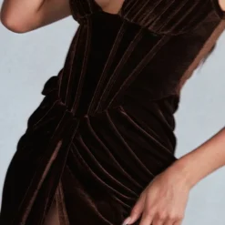 Robe Mi-longue Style Corset Drapée En Velours Chocolat à Buste Plissé -Jupe Lumine Soldes Boutique 471d500f7288c5876a961f3748c885237346e007 cnb3734 4