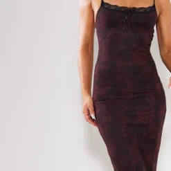 Robe Mi-longue En Mesh Bordeaux Fleuri à Bretelles Et Bordure Dentelle 8 Robe Mi-longue En Mesh Bordeaux Fleuri à Bretelles Et Bordure Dentelle -Jupe Lumine Soldes Boutique 48ab8fabc91e070c73fa8808a5945c6e19aca77a cnb3556 4