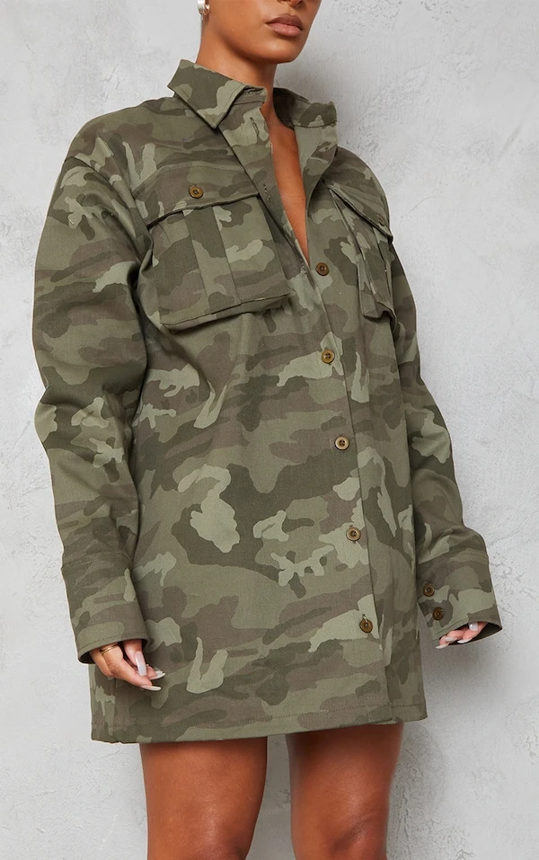 Robe Chemise Oversize Style Cargo Camouflage Multicolore à Poches 4 Robe Chemise Oversize Style Cargo Camouflage Multicolore à Poches – Image 4