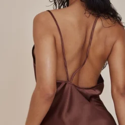 Robe Droite Asymétrique Moulante Satinée Chocolat 8 Robe Droite Asymétrique Moulante Satinée Chocolat -Jupe Lumine Soldes Boutique 4b524b2de21b5bb4847aabdb9b9e35740b22cbb0 cnc4533 4