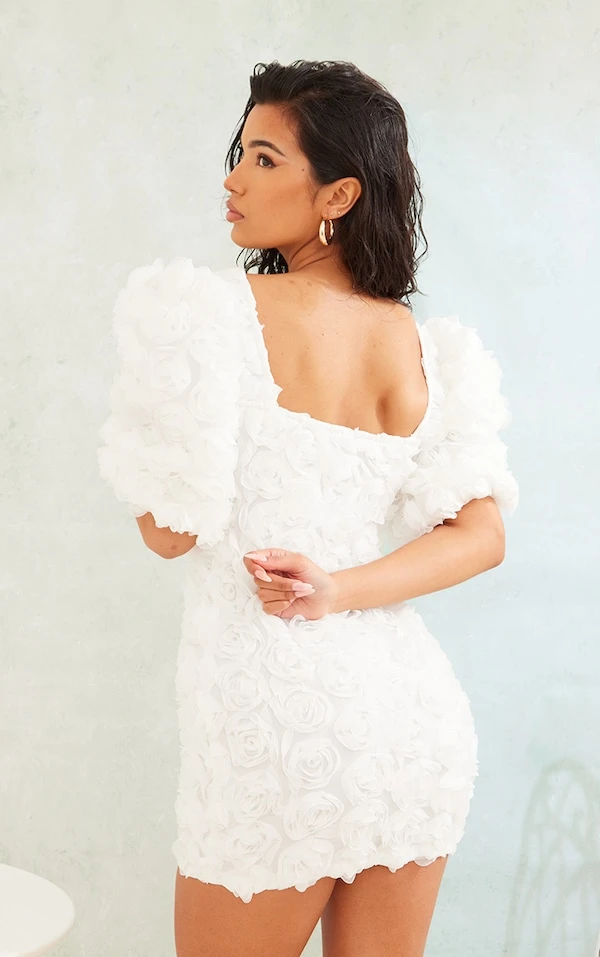 Robe Moulante Blanche Rose Appliquée à Col Bardot Et Détail Bonnets 2 Robe Moulante Blanche Rose Appliquée à Col Bardot Et Détail Bonnets – Image 2