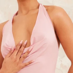 Robe Très Moulante Rose Pâle à Ourlet Légèrement Volanté Et Dos Nu -Jupe Lumine Soldes Boutique 4da6ca3e96469c2b4be06d169d79ff2ff85e8159 cnd7735 4