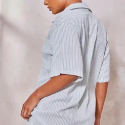 Robe Chemise Texturée Rayée Vert Sauge à Manches Courtes Et Poche -Jupe Lumine Soldes Boutique 4dd2ab09dea1035af94f1492f19b8161fcf22bbc cne8553 2