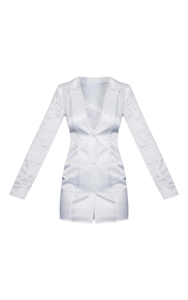 Robe Blazer Satinée Blanche à Dos Découpé Et Franges Strassées 5 Robe Blazer Satinée Blanche à Dos Découpé Et Franges Strassées – Image 5